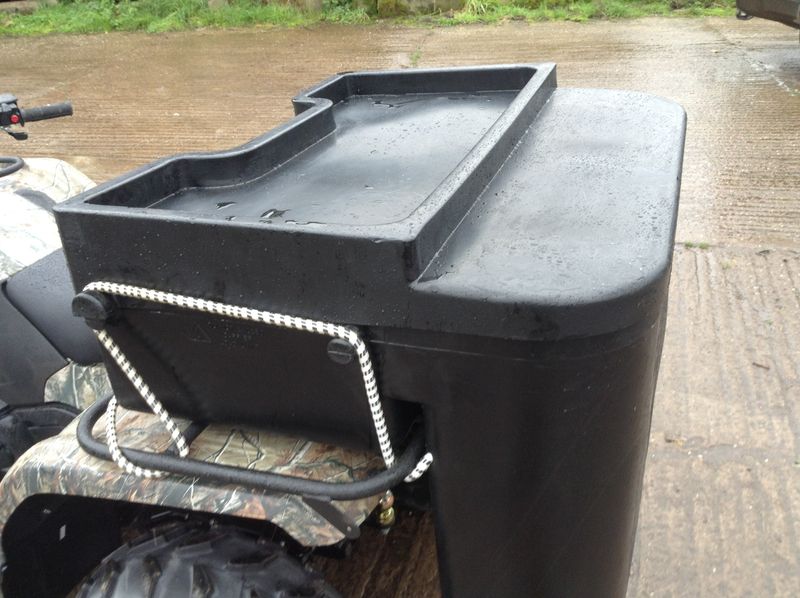 ATV Rear Quiver “ rear-mounted tool holder for secure ATV transport